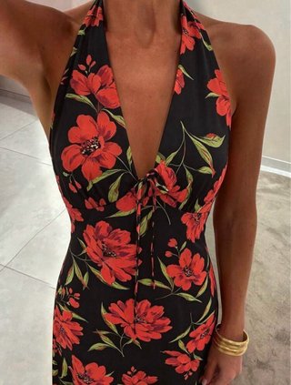 Vestido largo floral negro y rojo