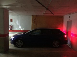 Parking coche con trastero en alquiler.