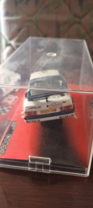 Scalextric Ford Sierra RS Cosworth SCX