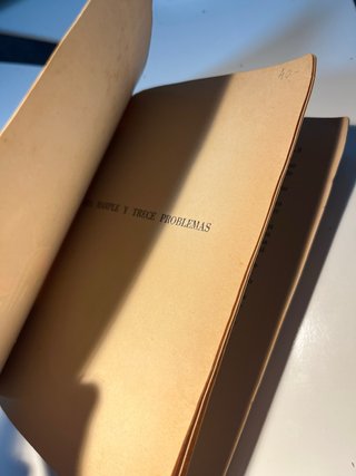 Dos libros de Agatha Christie tipo pulp.