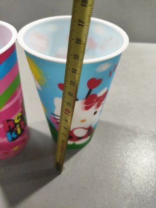 2 Vasos Hello Kitty Plástico