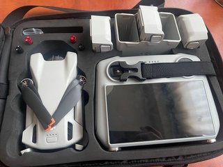 Dron DJI Mini 3 con accesorios