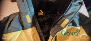 Mochila Glovo, chaqueta invierno y chubasquero