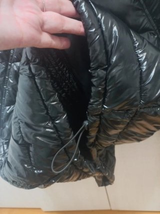 Anorak Zara efecto plastificado negro Talla XS