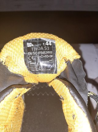 Calzado seguridad Bee Work 44