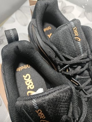 Zapatillas Asics Gel Quantum 90 Negro Dorado