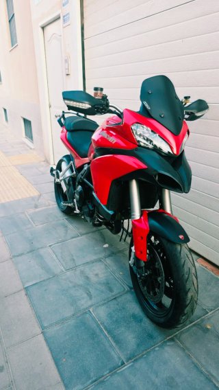 Ducati Multistrada 1200S Roja