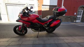 Ducati Multistrada 1200S Roja