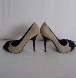 Talla 39. Zapatos de Lujo con tacón. Firma VICINI