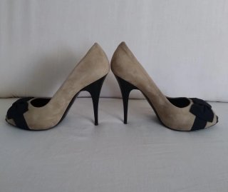 Talla 39. Zapatos de Lujo con tacón. Firma VICINI