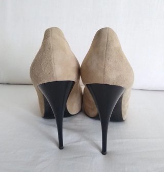Talla 39. Zapatos de Lujo con tacón. Firma VICINI