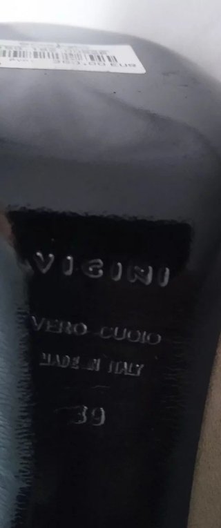 Talla 39. Zapatos de Lujo con tacón. Firma VICINI