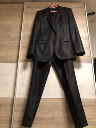 Traje de hombre negro