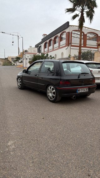 Renault Clio 1.8 16v