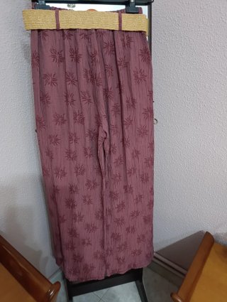 Pantalón ancho estampado floral