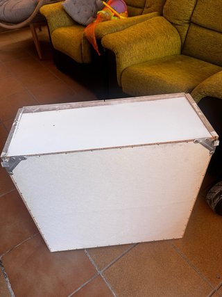 Mueble auxiliar blanco con puertas