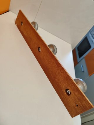 Perchero de pared madera y plateado