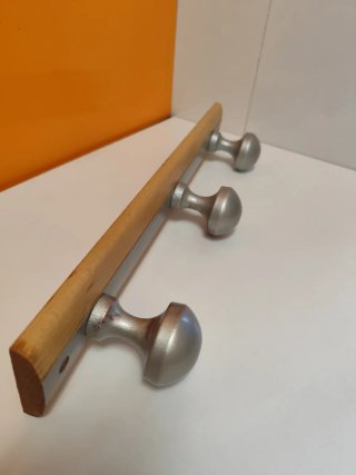 Perchero de pared madera y plateado