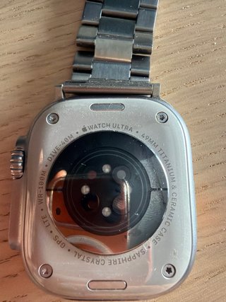 Apple Watch Ultra 1*generación.