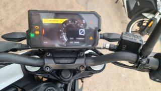 KTM Duke 125 Naked Blanca y Naranja