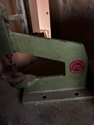 Prensa manual industrial verde