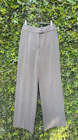 Pantalones grises