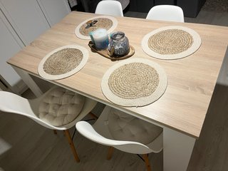 Mesa comedor y 4 sillas