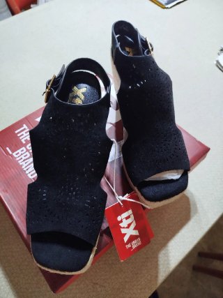 Sandalias cuña XTI negras