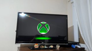 Xbox One Negra con Mando Azul