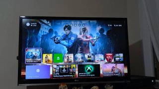 Xbox One Negra con Mando Azul