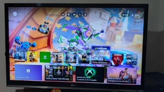 Xbox One Negra con Mando Azul