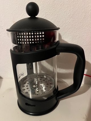 Cafetera de émbolo negra