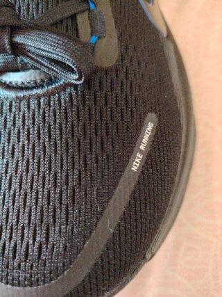 Nike Vomero 18 Negro/Azul