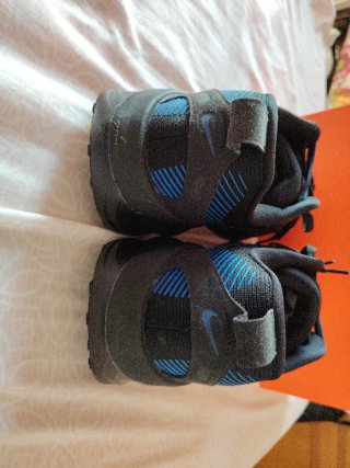 Nike Vomero 18 Negro/Azul
