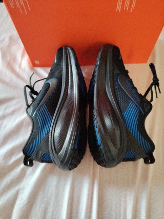 Nike Vomero 18 Negro/Azul
