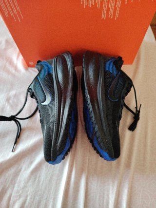 Nike Vomero 18 Negro/Azul