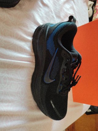 Nike Vomero 18 Negro/Azul