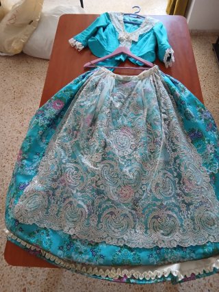 Traje de Fallera Turquesa y Beige