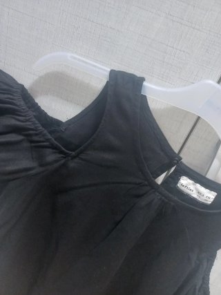 Camisa Lefties hombros descubiertos negra