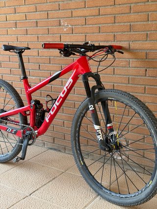 Focus O1E Carbon 29” – Doble suspensión XC – Fox 3