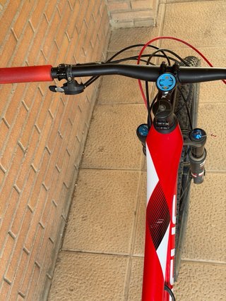 Focus O1E Carbon 29” – Doble suspensión XC – Fox 3