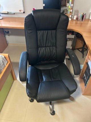 Sillón de oficina negro
