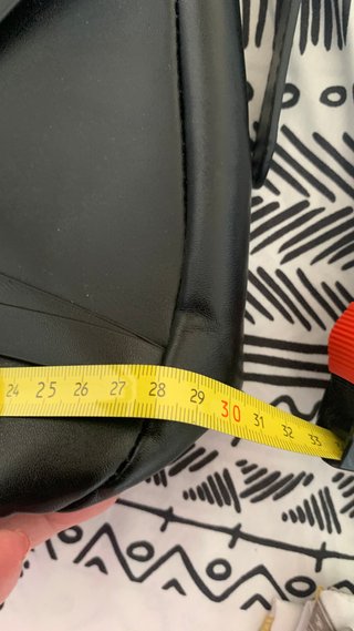 Bolso negro con lunas y aro