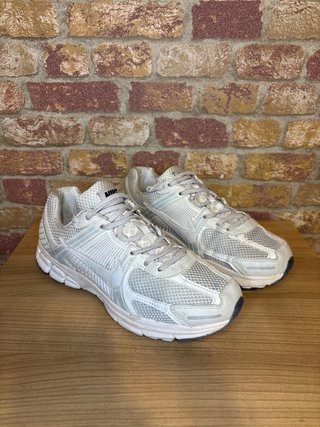 Zapatillas Nike Vomero 5 Plata/Blanco