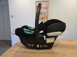 Silla coche Cybex Aton B2 i-Size + Base