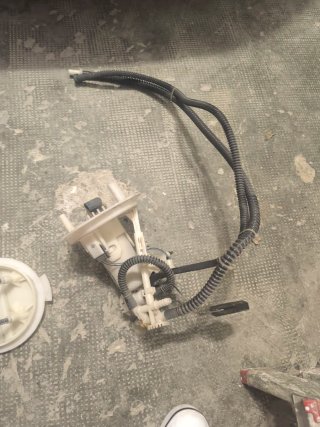 Bomba Gasolina Mercedes Benz Clase C200