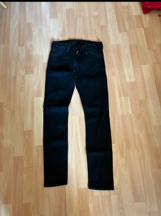 Pantalón Levi's 519 Negro Slim Fit
