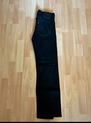Pantalón Levi's 519 Negro Slim Fit
