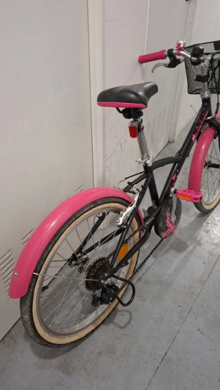 Bicicleta infantil BTWIN negra y rosa 20 pulgadas