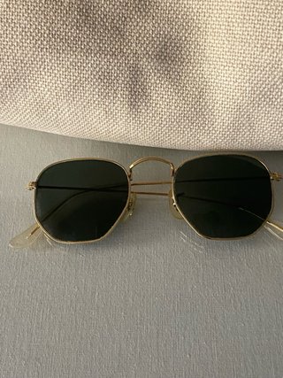 Gafas de sol Ray-Ban doradas y verdes